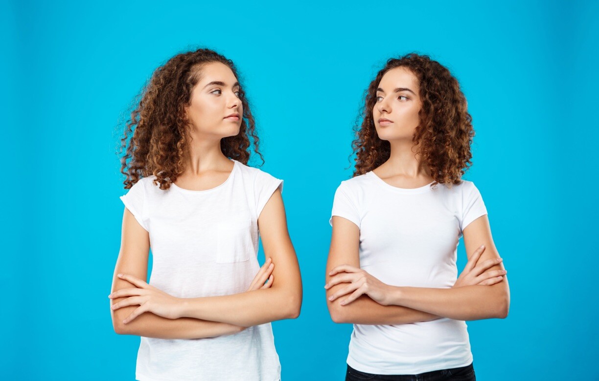 Deux soeurs jumelles